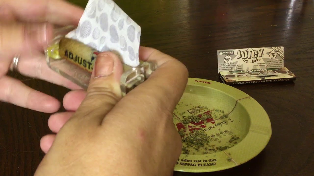 Machine Rolling a Juicy Jay