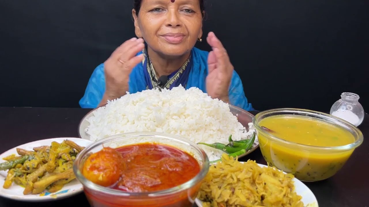 BIGBITES, EATING RICE WITH EGG KOSHA, DAL, BADHAKOPI, LOTOR KALIA.।।