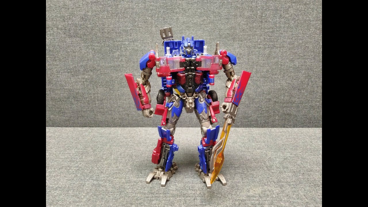Обзор трансформера Optimus Prime - Voyager class - Studio Series - SS-5. Музей Р-ТФ.