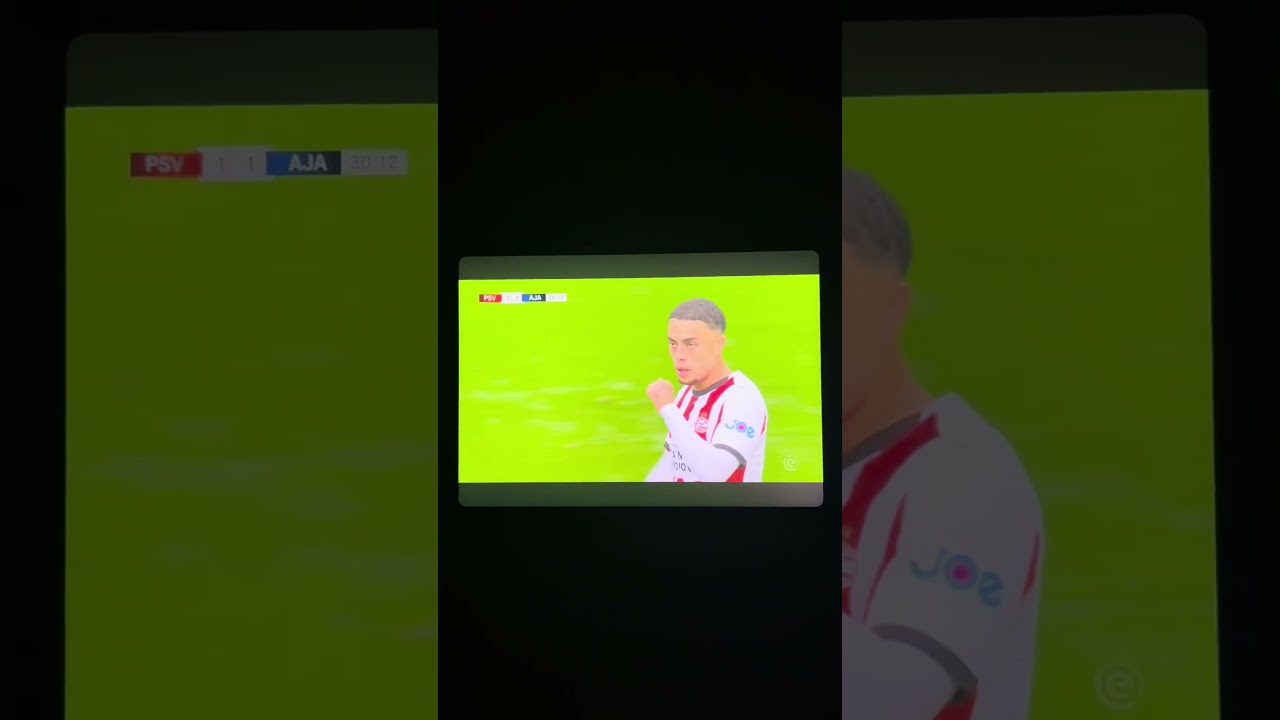 PSV 1-1 Ajax. Kenneth Taylor