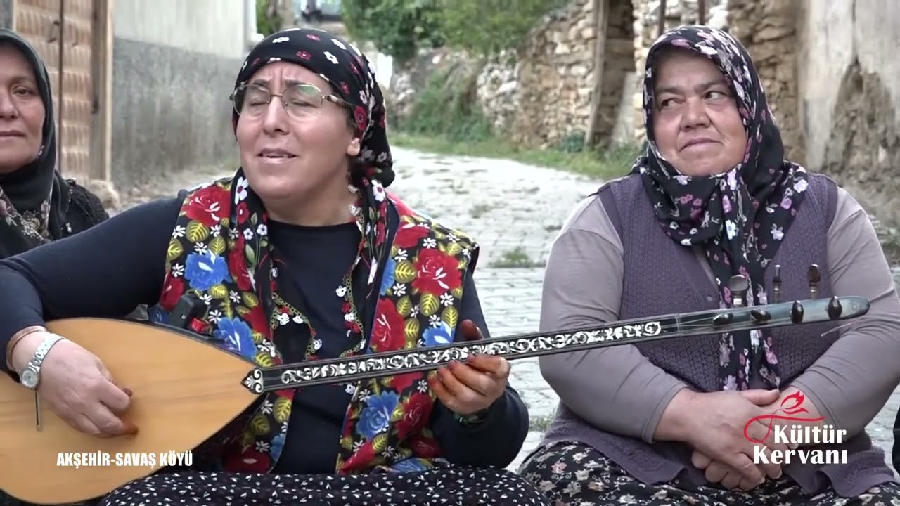 Yolumuz gurbete düştü Hazin Hazin Ağlar Gönül