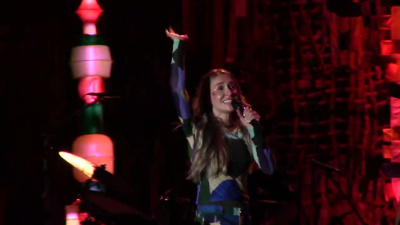 2023 03 05 Lauren Daigle - Waiting / These Are The Days