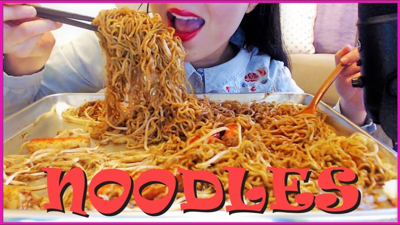 ASMR EATING SPICY BLACK BEAN NOODLES | BIG BITES | NO TALKING | MESSY