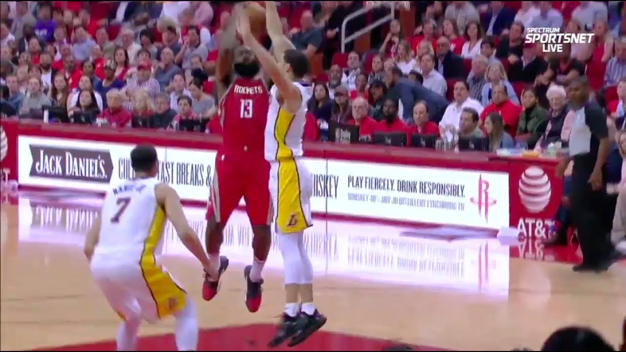 Lonzo Ball - Defensive Dynamo (GREAT HANDS)
