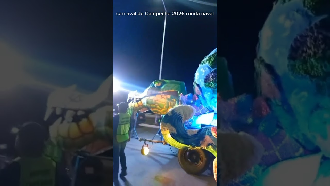 Carnaval de campeche ronda naval una parte del desfile 