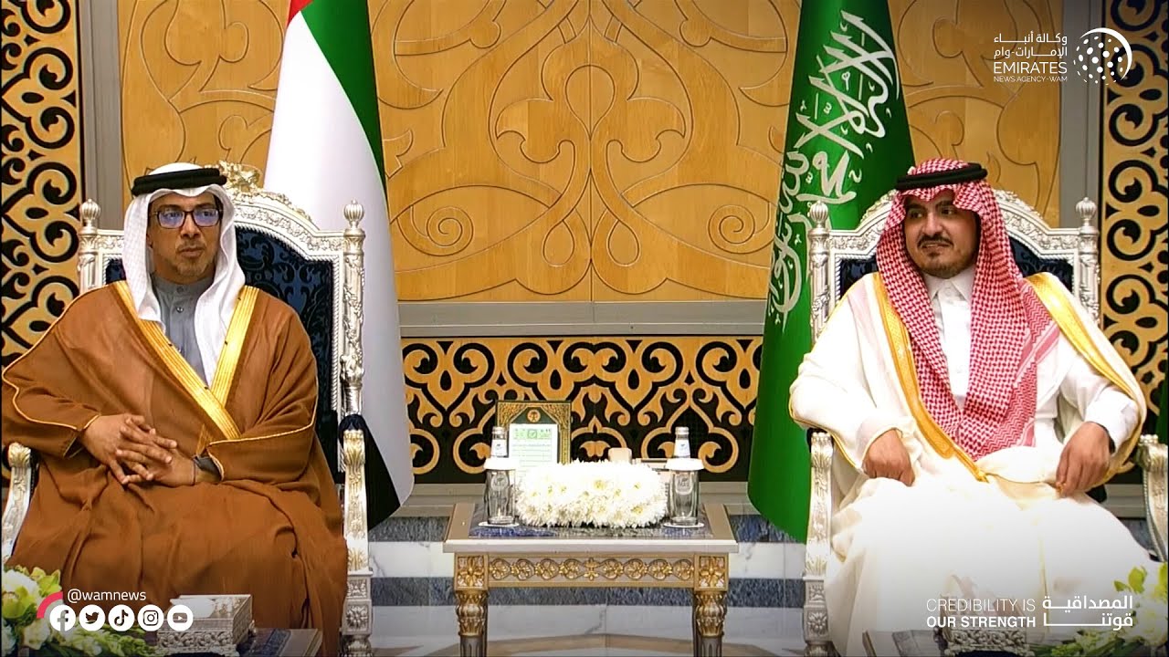 منصور بن زايد يصل جدة على رأس وفد الإمارات للمشاركة في أعمال القمة العربية الــ32