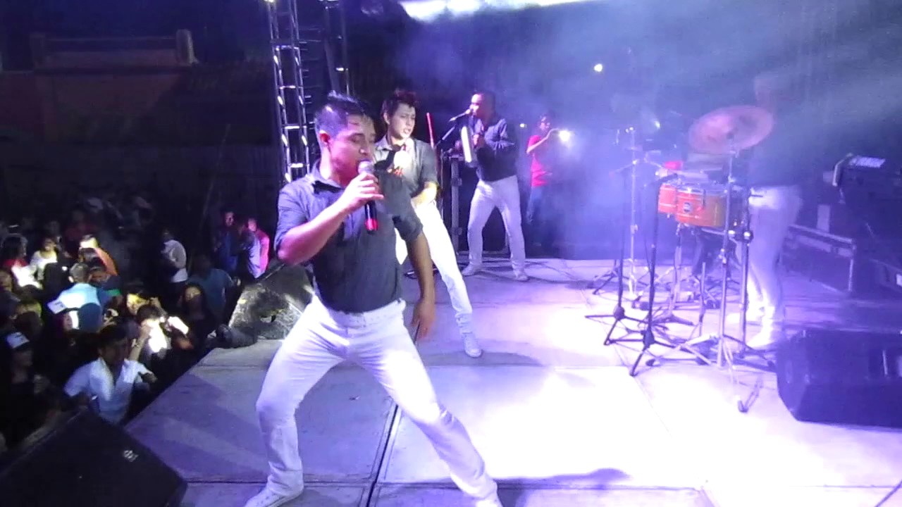 Los Vela - El Cuchi Cuchi (En Vivo) [Desde Jalcomulco]