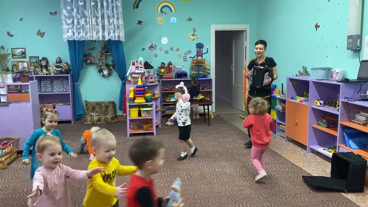 Игра со Снегурочкой (на ходУ и по хОду))))