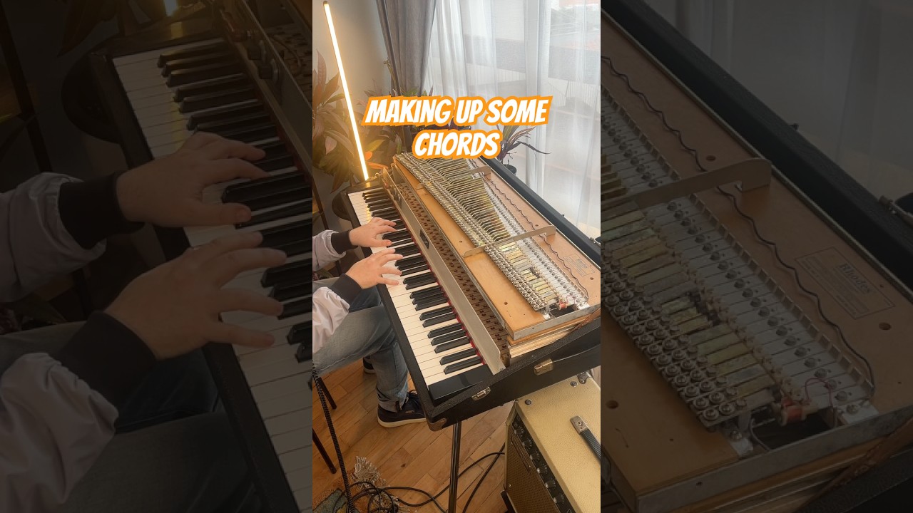 Making up some soulful chords #musicianparadise #Rhodes73MKI