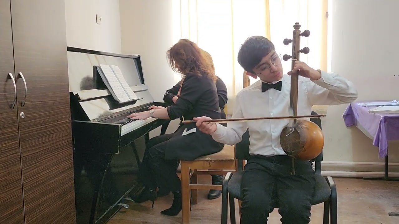 Qulizadə Əkbər Eyvaz oğlu 5-ci sinif. Ü.Hacıbəyli 