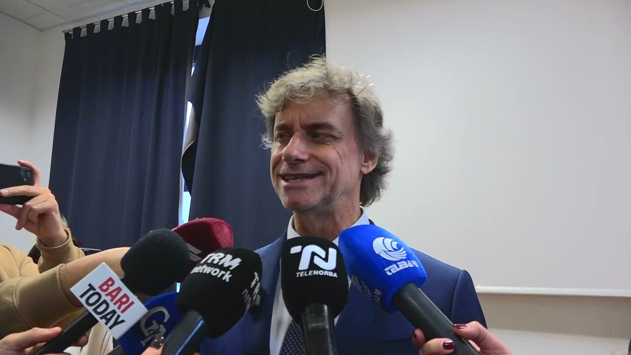 Bari, Alberto Angela ottiene laurea honoris causa in Medicina Veterinaria nell'aula dedicata al papà