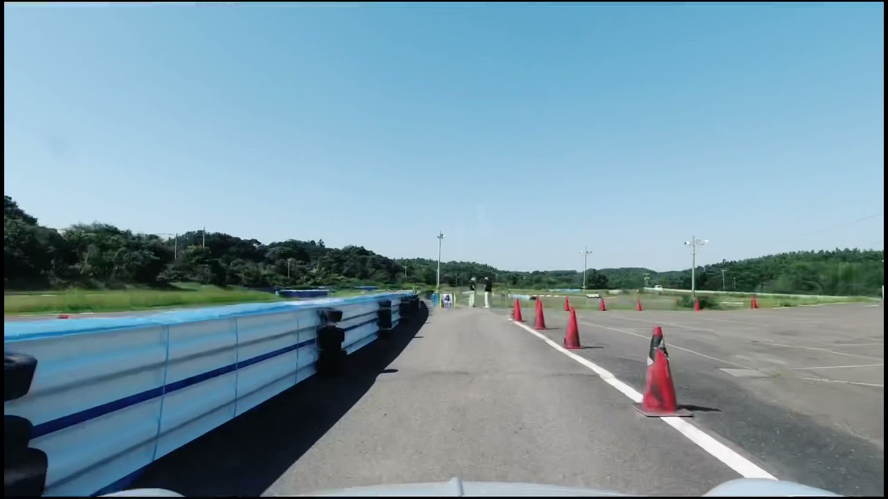 クラシックミニのタックイン進入　美浜サーキット