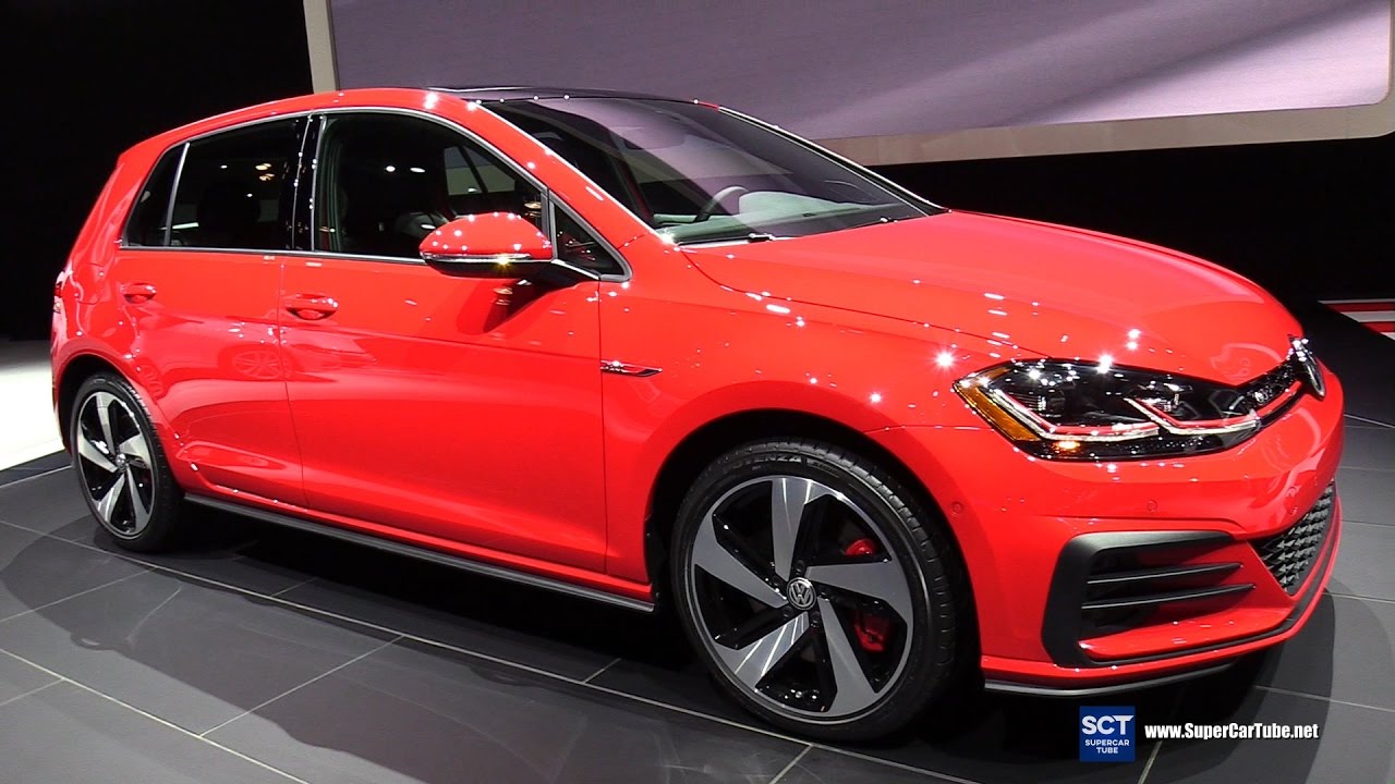 2018 Volkswagen Golf GTI - Exterior and Interior Walkaround - Debut 2017 New York Auto Show