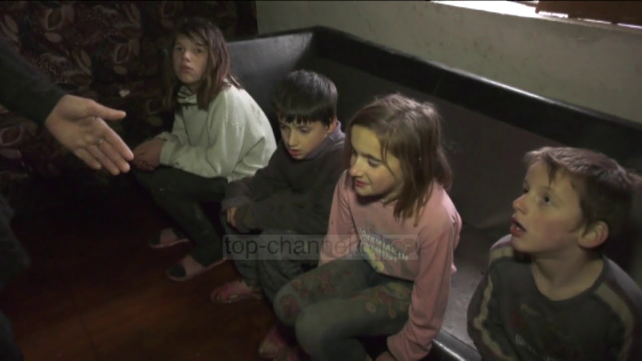 Familja e varfër që jeton me 10 mijë lekë në muaj - Top Channel Albania - News - Lajme
