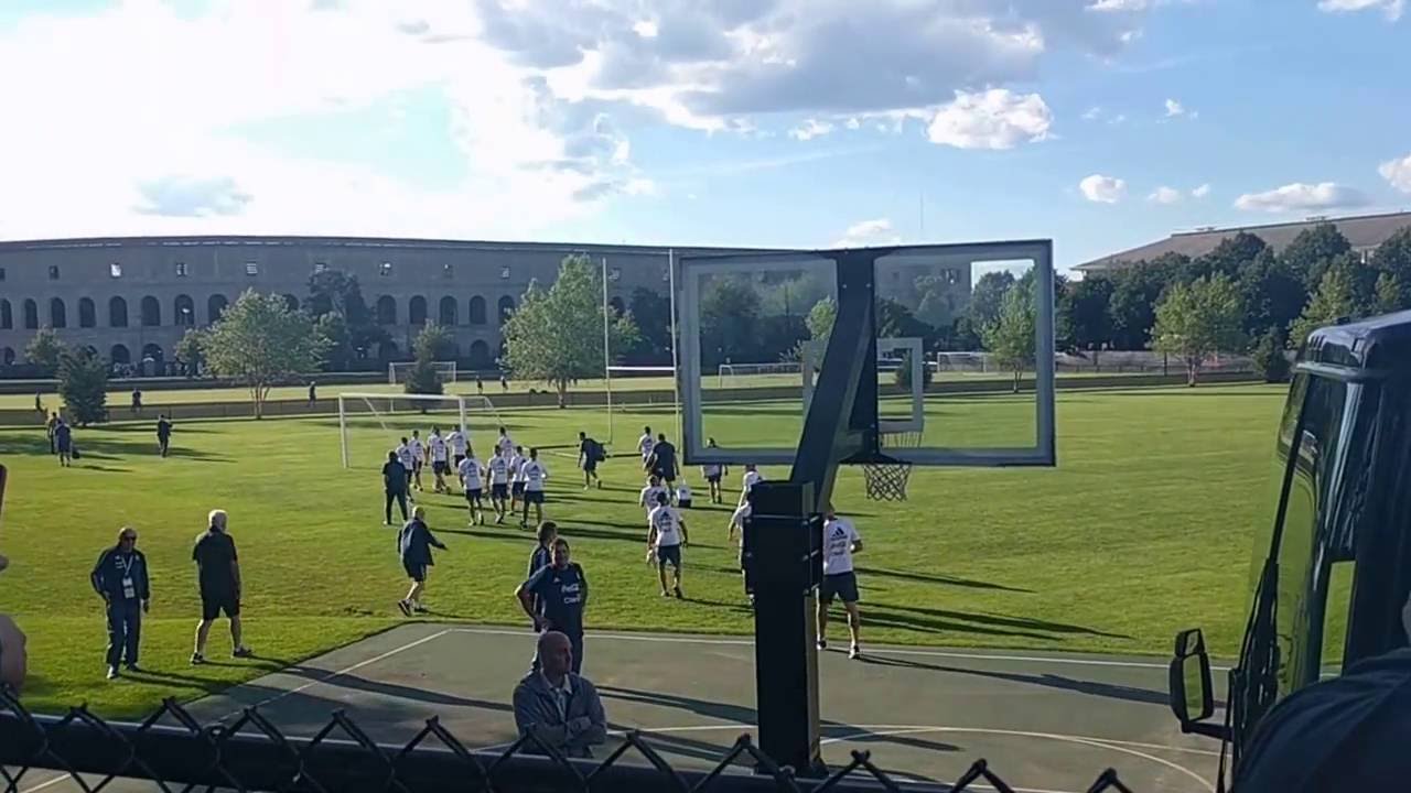 Lionel Messi arriving at Harvard stadium (15/06/2016) to practice for Copa America 2016