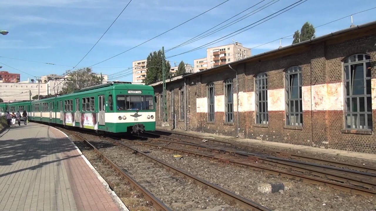 Csepeli HÉV trains at Csepel H7 [1080p]