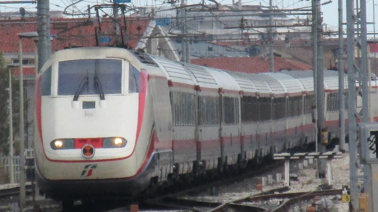Treni Passeggeri in transito alla Stazione di Montesilvano [FB,ICS,IC,RV,REG] - Montesilvano
