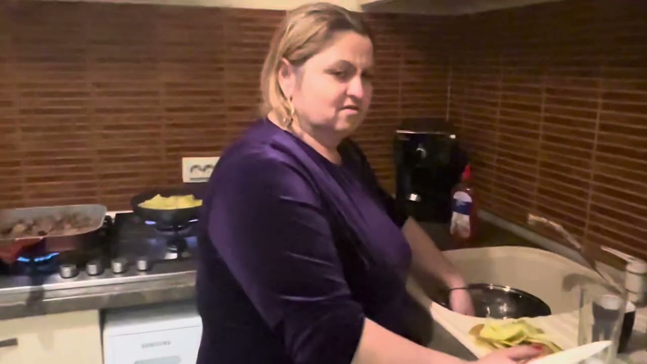 Olga și Bogdan sà mutat la București cu leo și cătă și Anca și Darius