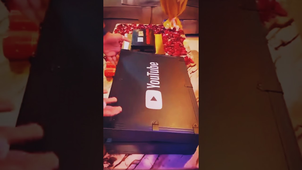 DYNAMO GAMING  10M DIAMOND PLAY BUTTON at home celebretion 🎉🎉@dynamo gaming#dynamo #dynamogaming