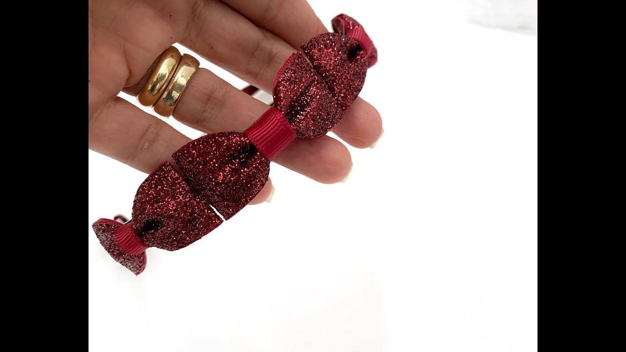Tiara com lacinhos gravatinhas