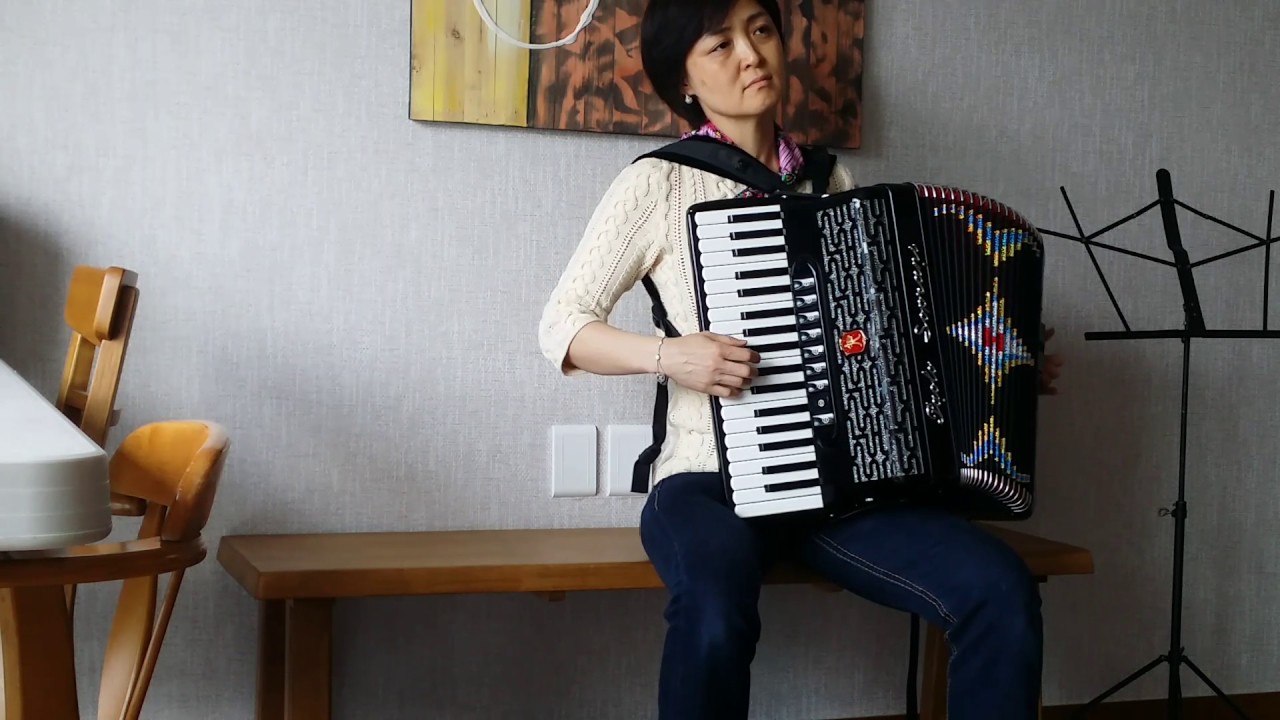 Accordion K-pop song 아코디언 현인님의 비내리는 고모령-하남뮤직하우스 곽현숙