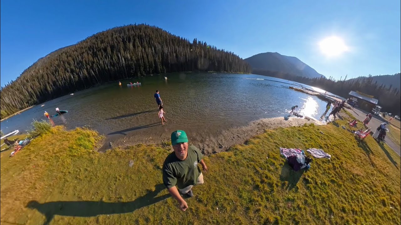 Richard playing with the insta 360 x5 and me showing him how Live Recording works.