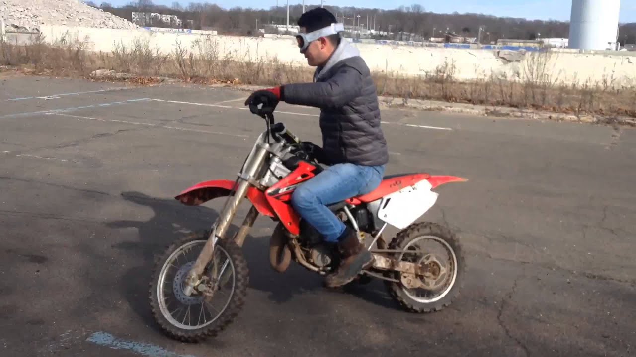 CR85 Burnout + Circle Wheelies