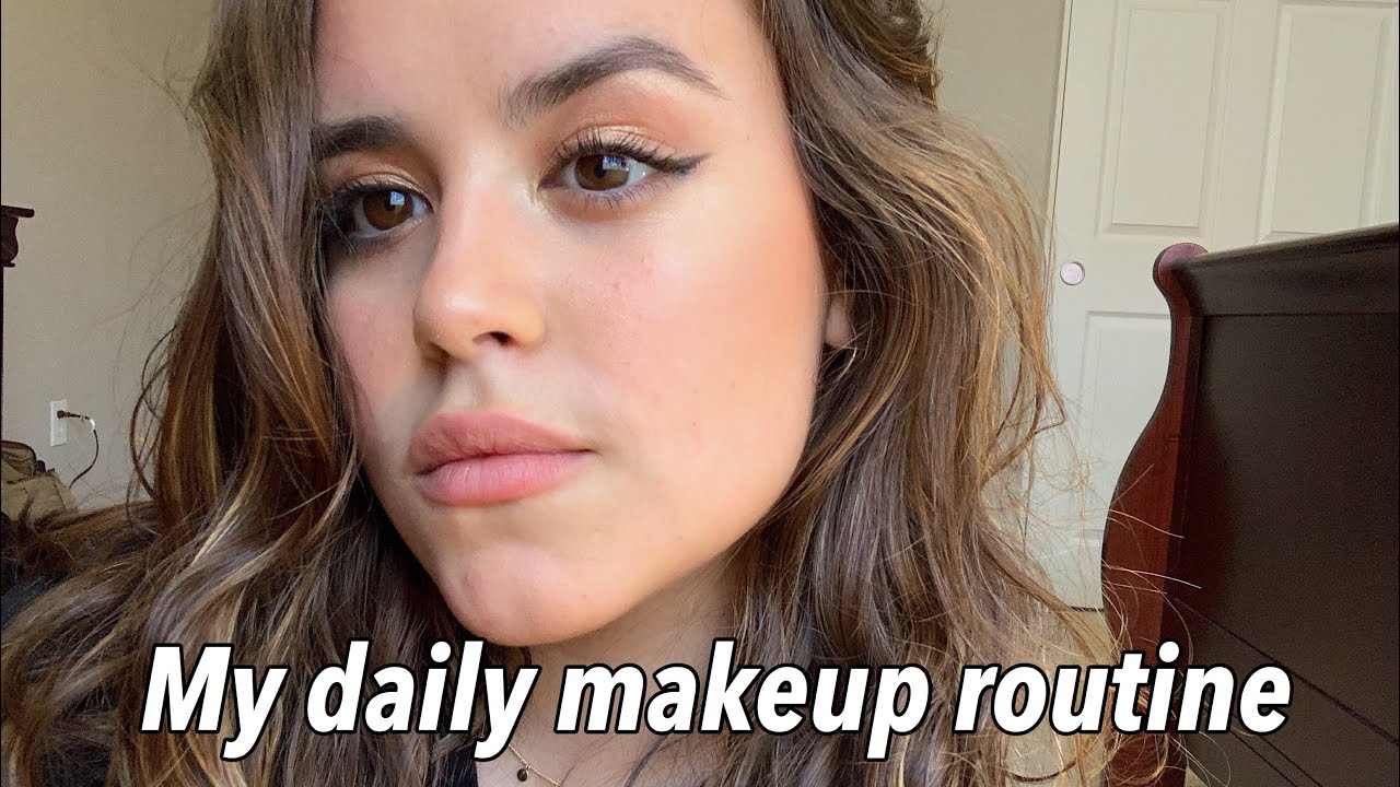DOING MY MAKEUP IN ENGLISH + Q&A | Laura Rouder