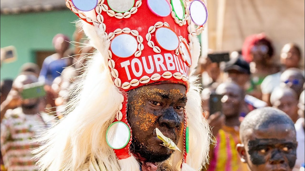 Sortie officielle des guerriers des catégories Gnandô Djehou et Gnandô Dongba de Bidjan-gban