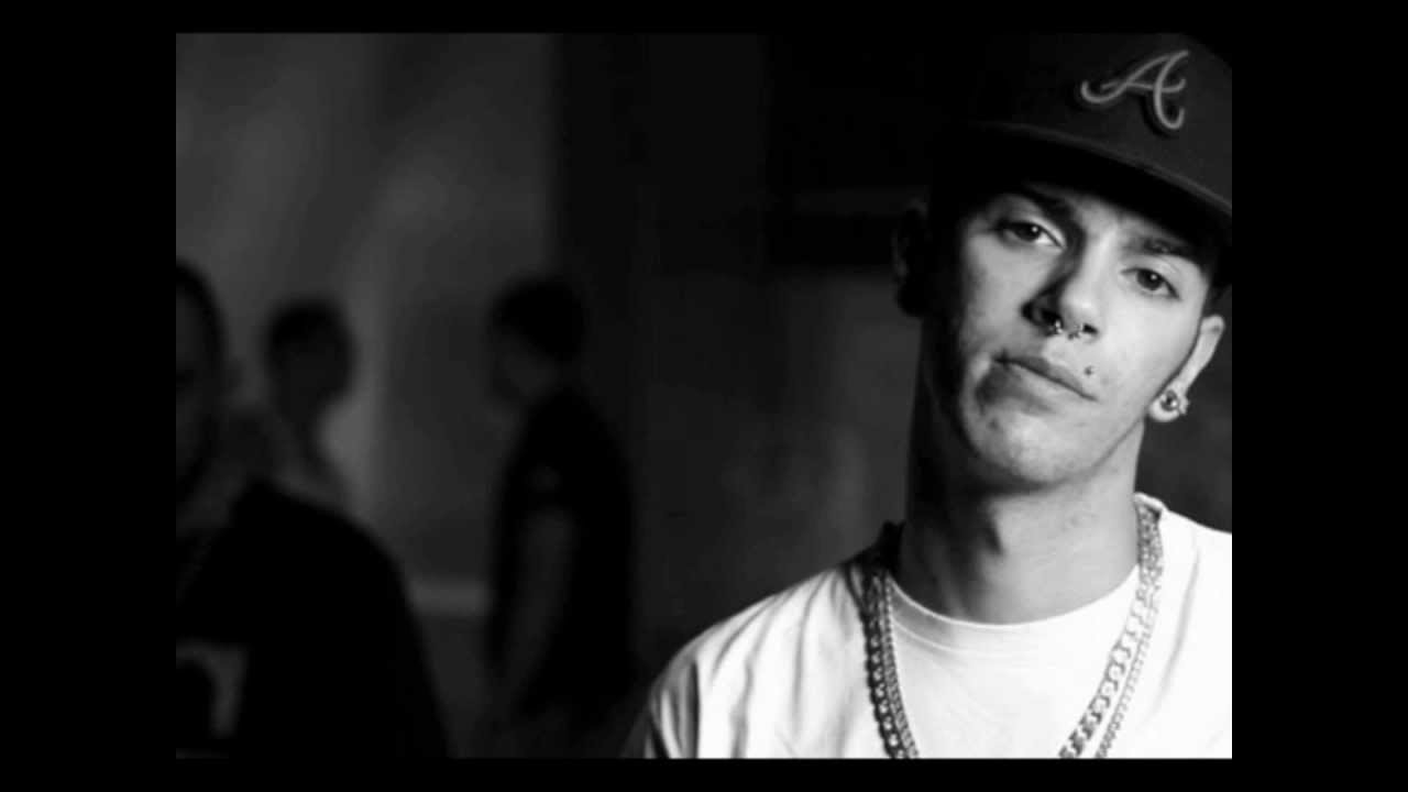 EMIS KILLA-LA GENTE MI DICE BELLA-
