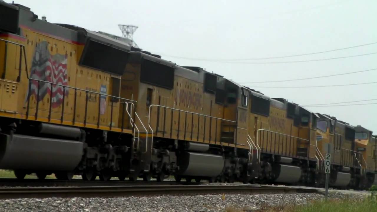 UP 5062 M-DANL w/ 6 engines at Mesquite, Tx. 05/12/2010 &copy;