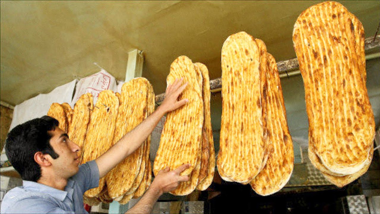 Traditional bread in iran|Amazing bakery🤯
