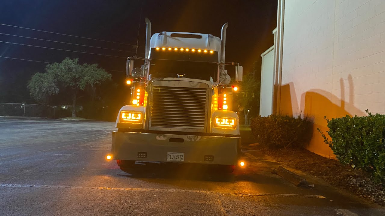 Freightliner classic xl jake braking down Monteagle Cummins N14