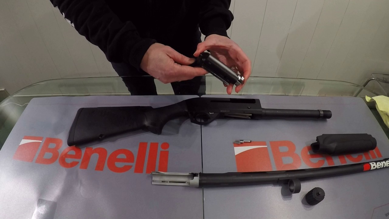 Benelli m2 purkaminen puhdistusta varten
