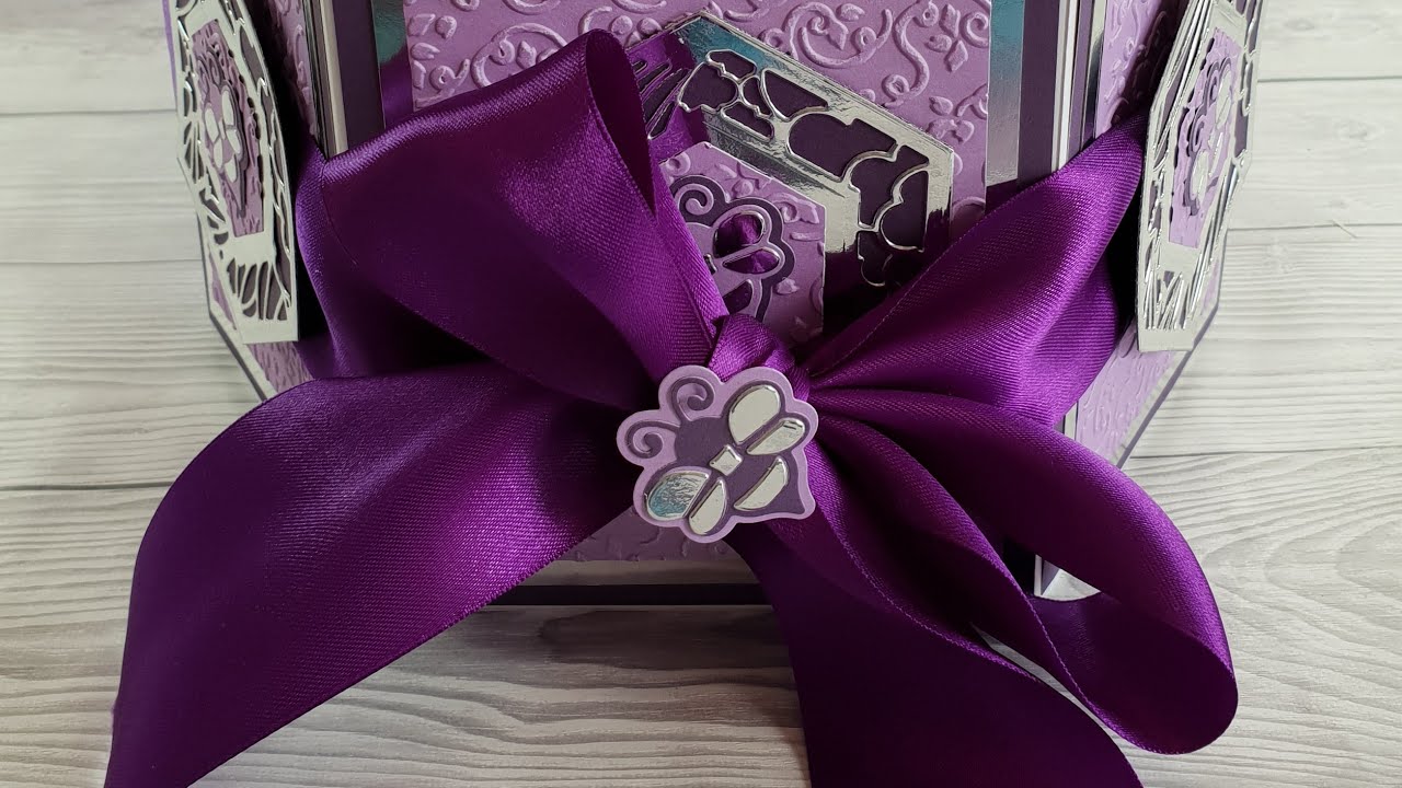 Tonic Hexagon Memory Book Box. Larger size box using the Tailored Frames Layering set.