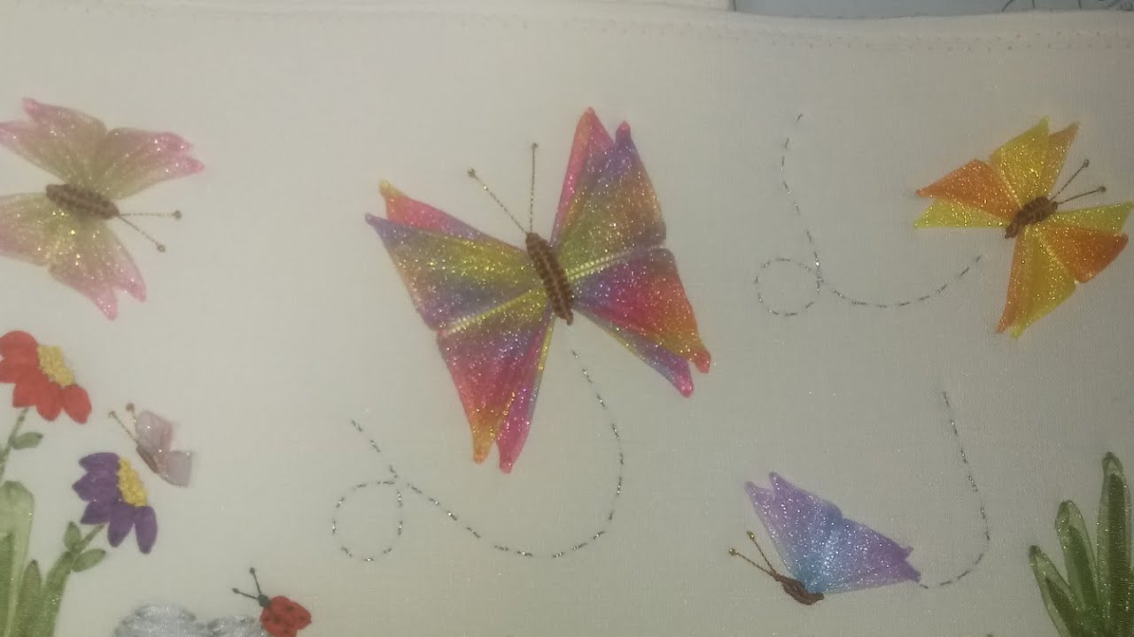 Mariposas con listón