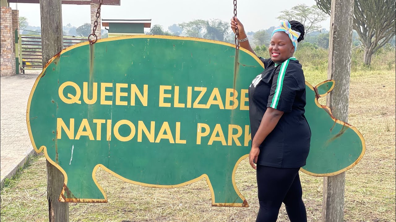 What happens in Uganda’s Queen Elizabeth National Park//Game drive
