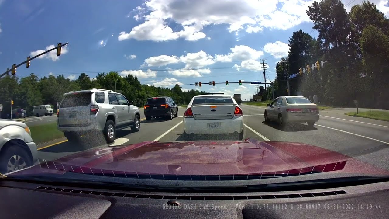 MAJOR Problems with Red Light Runners in Northern Virginia - A Red Light Running Compilation