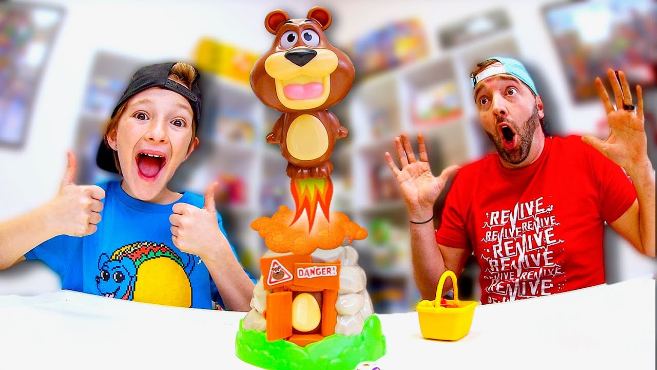 Father & Son PLAY BEWARE THE BEAR (Don't Wake Him Up!!)
