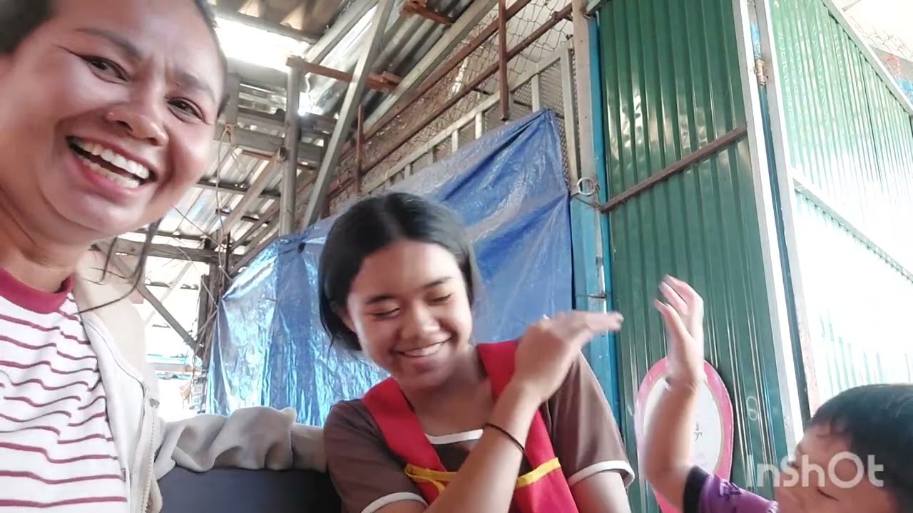มาหาเจ้าของร้านเพี่นเว้าสู่ฟังเรื่องนางทองกับนางเตย