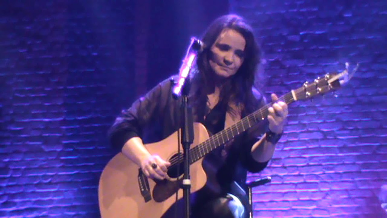 Metade - Amuleto - Raio X - Isabella Taviani e Myllena - Teatro Municipal de Niterói - 16-06-18.