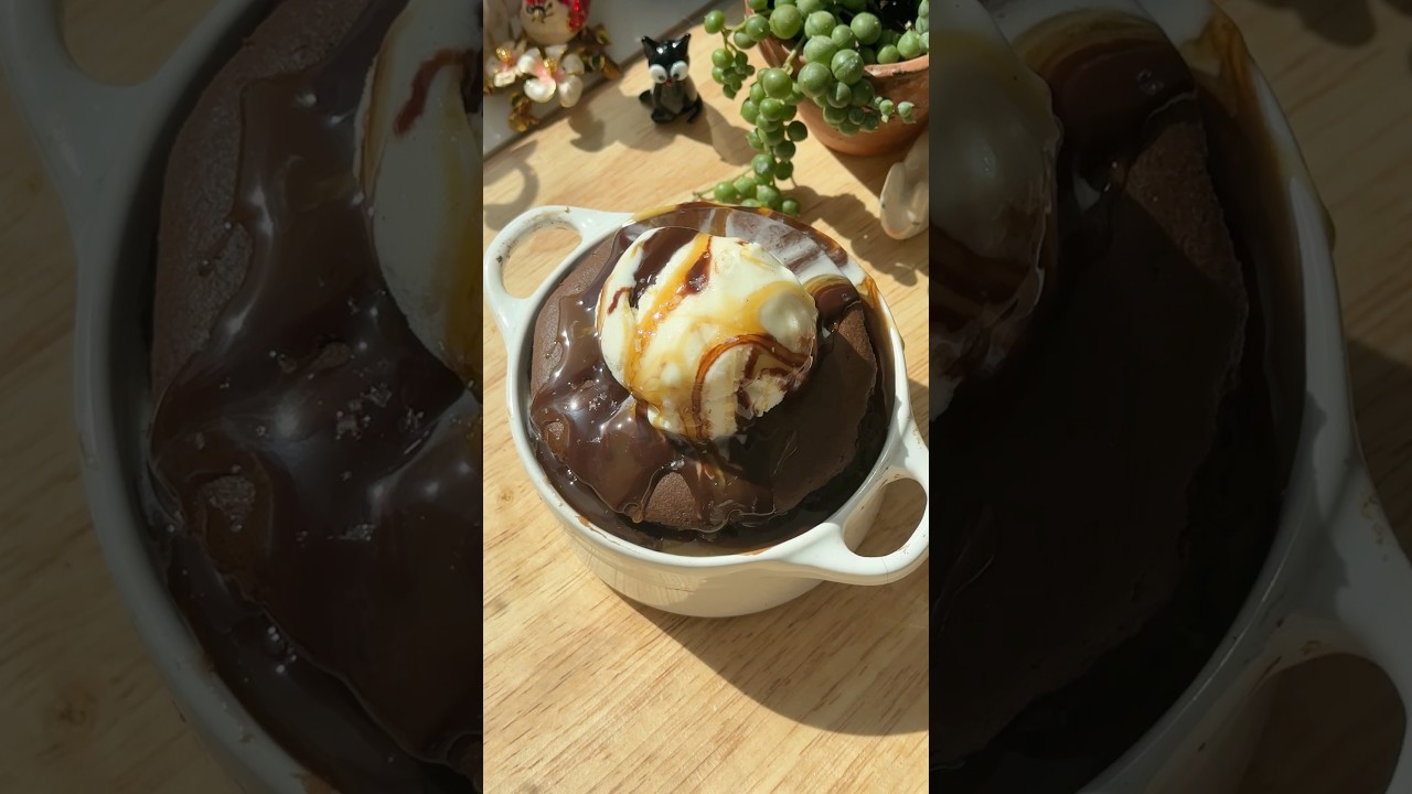 Microwave Chocolate Lava Cake✨ (recipe in comments!) #shorts