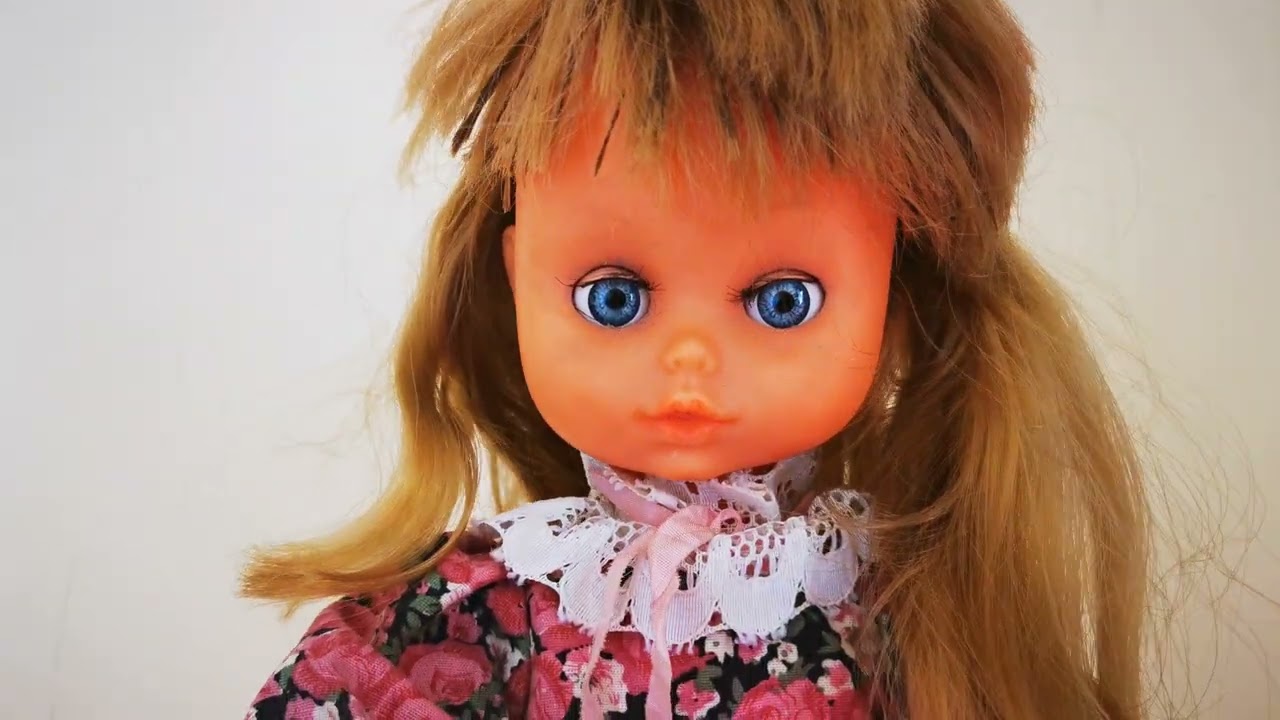 MU&Ntilde;ECA ITALIA  BAMBOLA FURGA ITALIAN DOLL A&Ntilde;OS 70/80