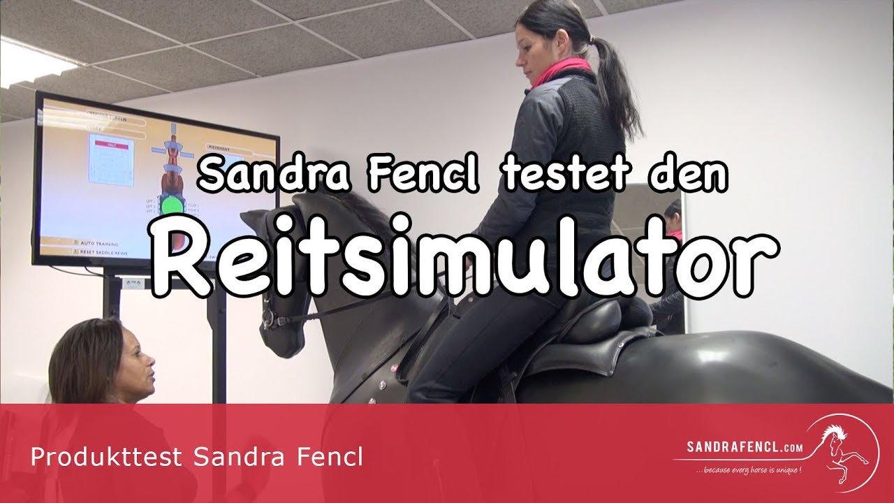 Sandra Fencl testet den Reitsimulator in Aschheim