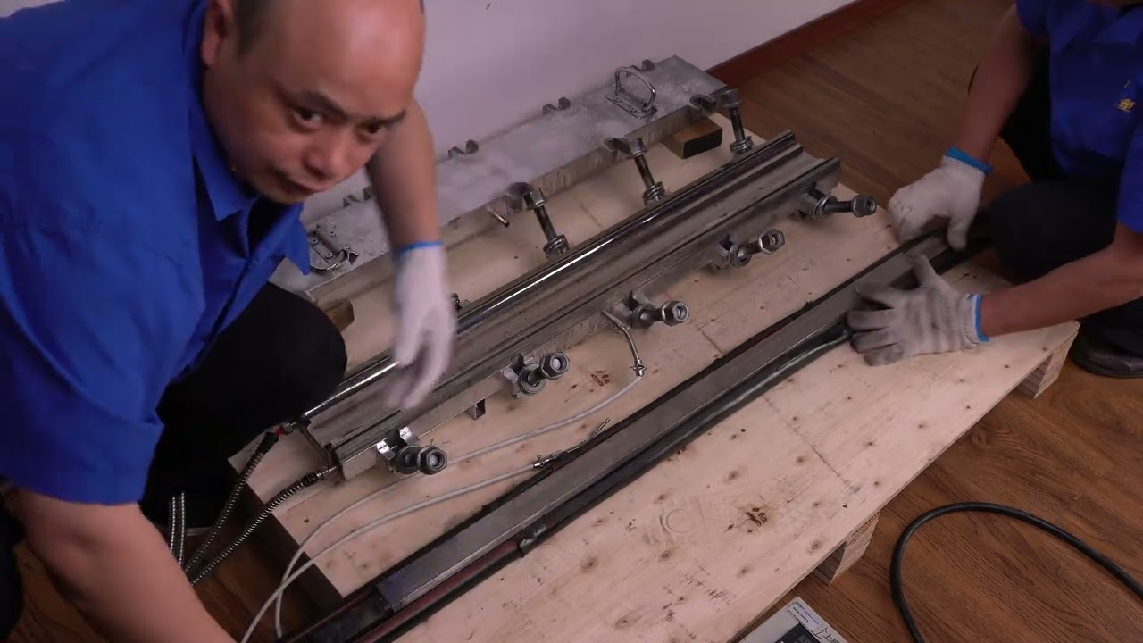 Escalator handrail belt cutting operation tutorial （3）