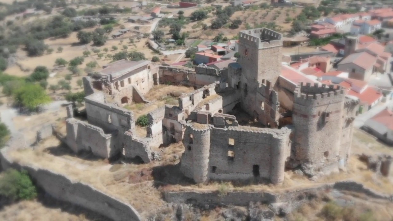 Castillo de Belvís de Monroy, Segundo Coloso.