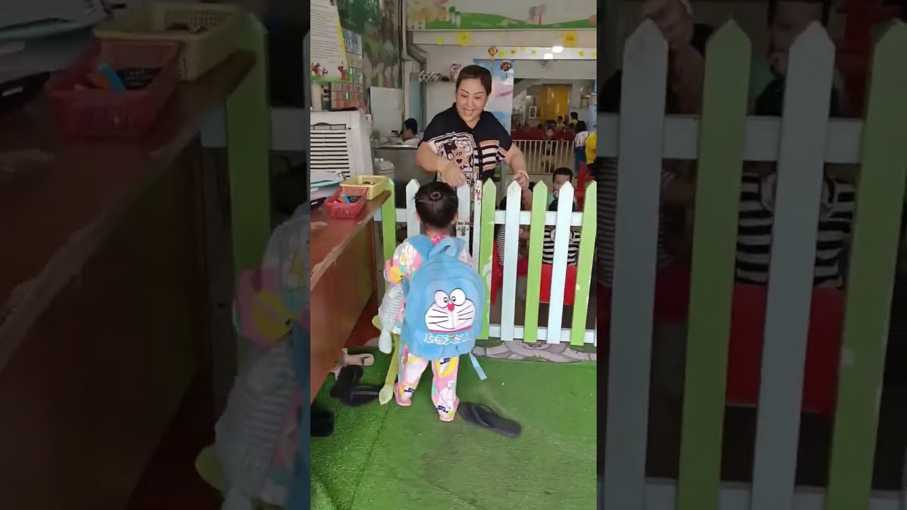Cưng qu&aacute; chừng || b&eacute; đi học ngoan kh&ocirc;ng kh&oacute;c || kubumfamily