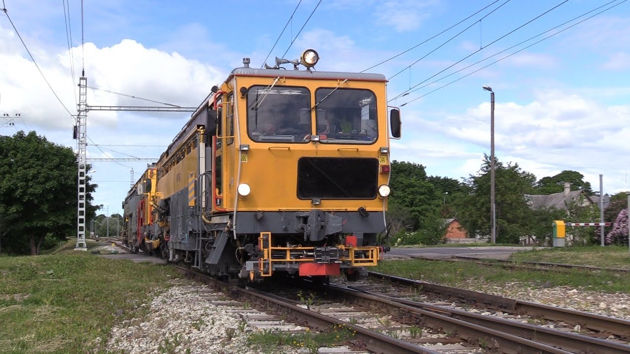 Путевые машины на ст. Кейла / Track maintenance machines at Keila station