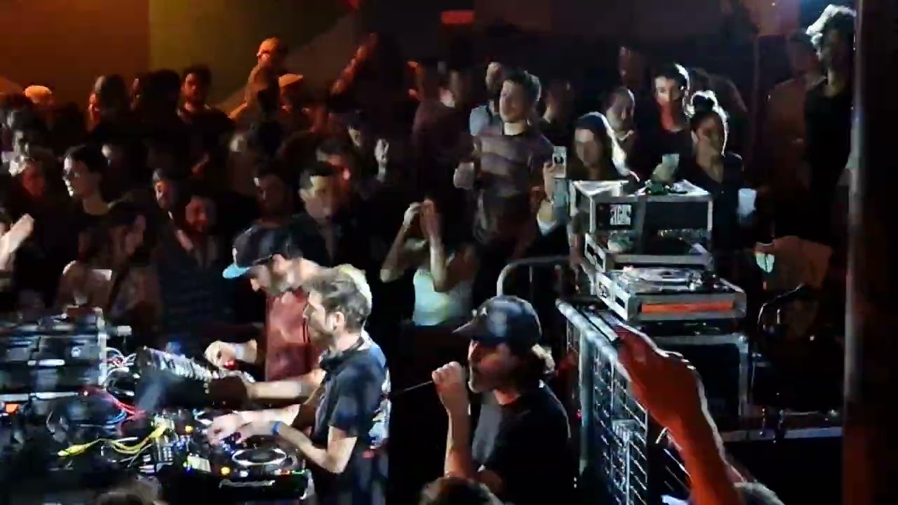 Stand High Patrol - Gregory Isaacs / Amplifier (1/10) Live Dub Station #71 Paris 20221023 013546 HD