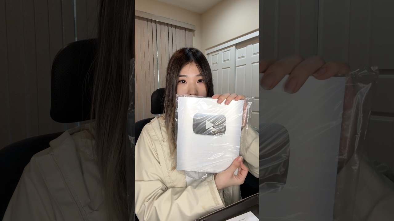 Unboxing the silver play button from Youtube 🫶🏻 #unboxing #fyp #youtube #playbuttonunboxing